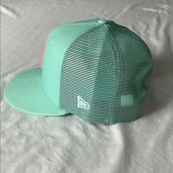 San Diego Padres City Connect -Mint Green Cap with Pink Logo - Picture 3 of 10